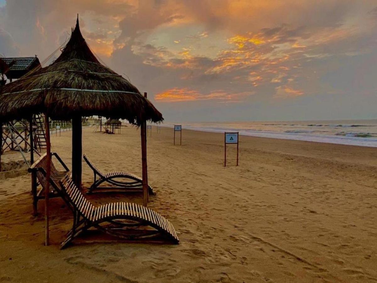 Sara Beach House Puri Exterior photo