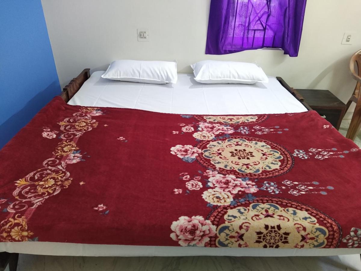 Sara Beach House Puri Exterior photo