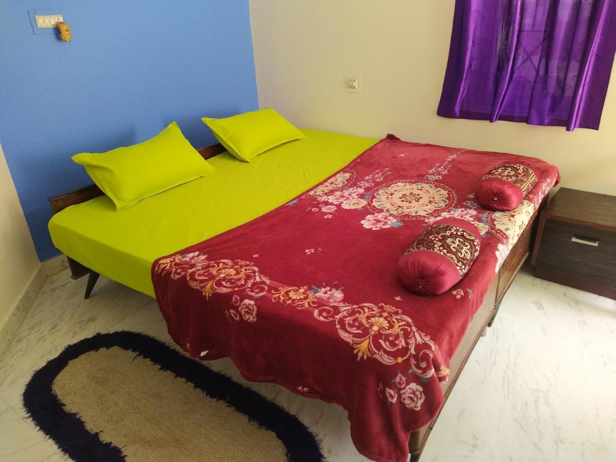 Sara Beach House Puri Exterior photo