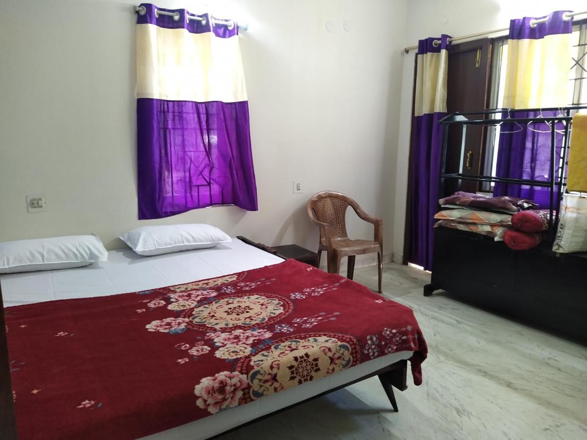 Sara Beach House Puri Exterior photo