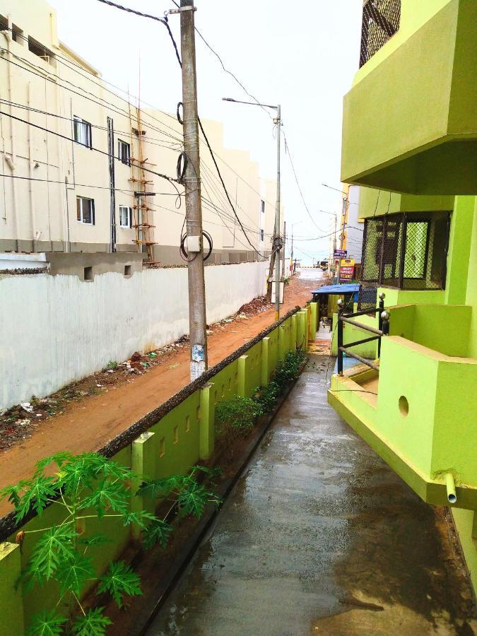 Sara Beach House Puri Exterior photo