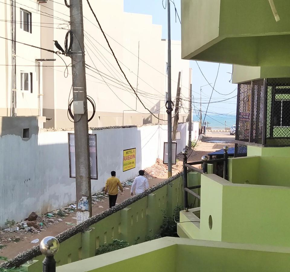 Sara Beach House Puri Exterior photo