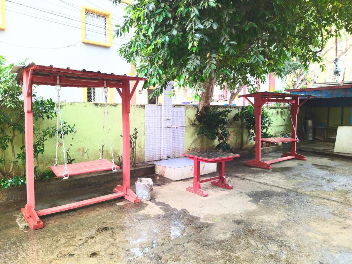 Sara Beach House Puri Exterior photo