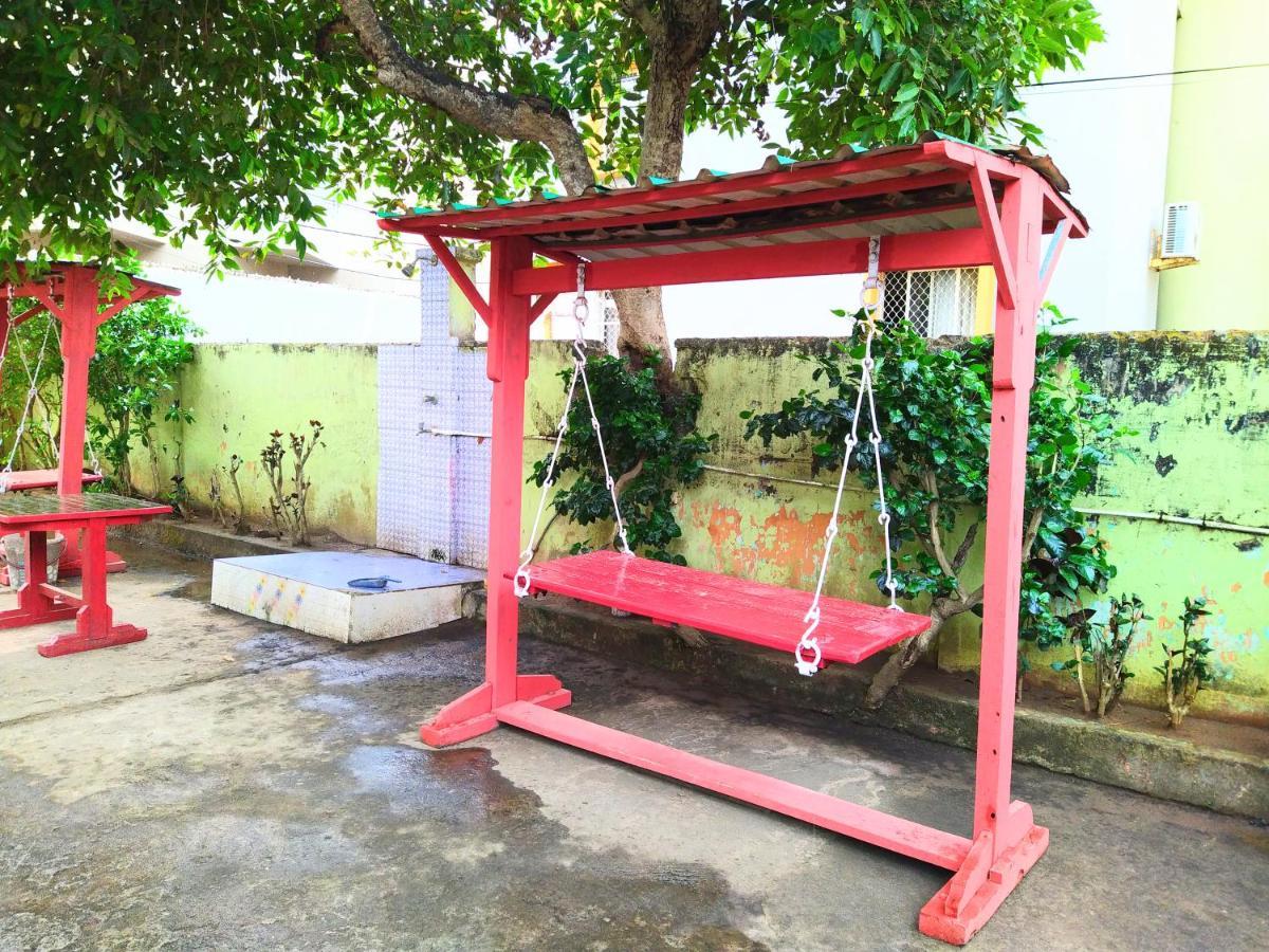 Sara Beach House Puri Exterior photo